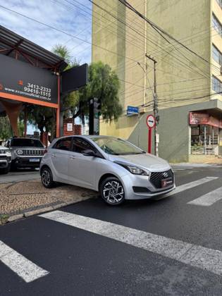HYUNDAI HB20 1.0 COMFORT PLUS 12V FLEX 4P MANUAL HYUNDAI HB20 1.0 COMFORT PLUS 12V FLEX 4P MANUAL